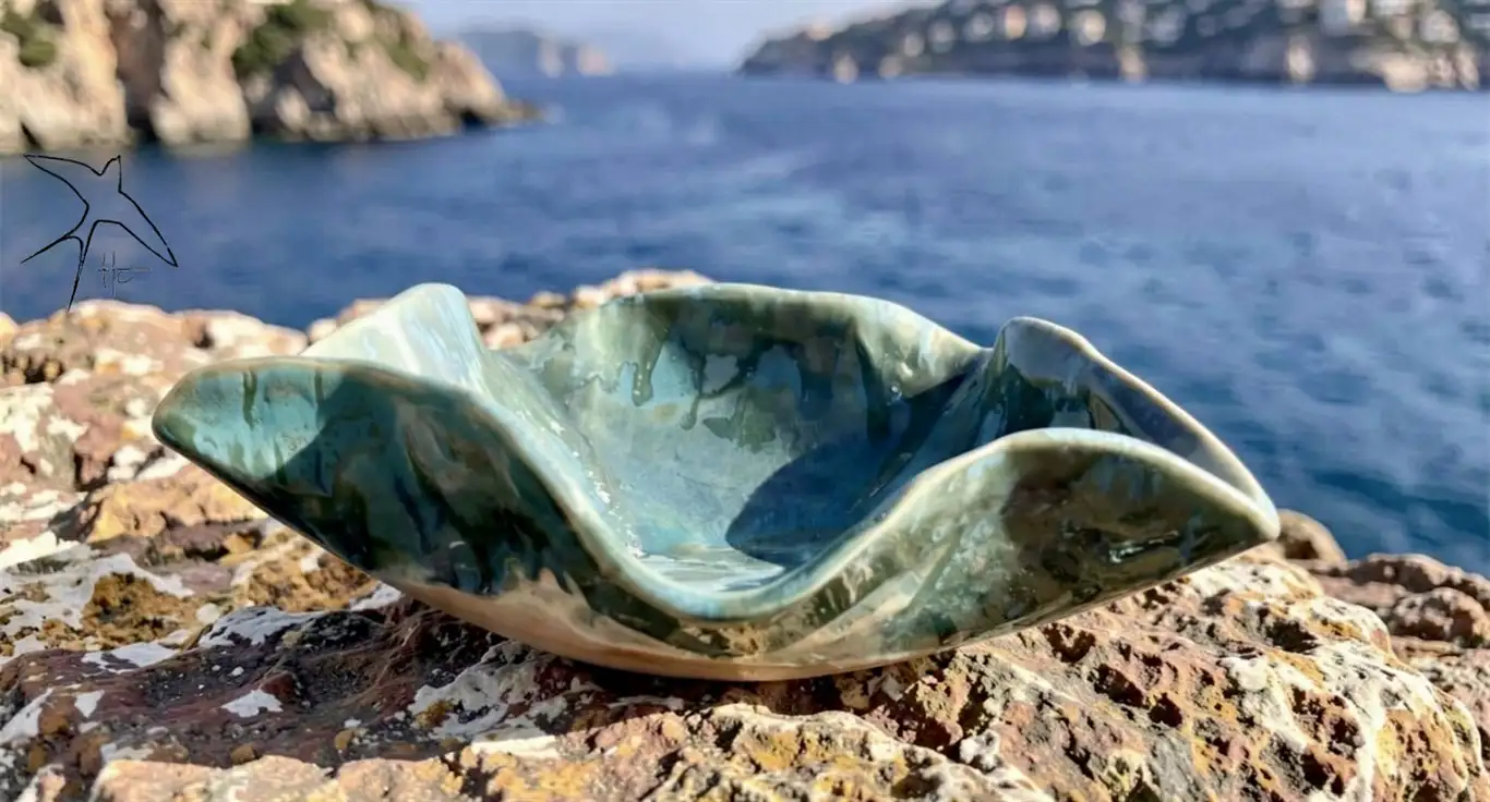 céramique contemporaine méditerranéenne Hirunda céramic, création originale et pièce unique . la façonnage de la terre comme art de vivre a partager. céramique d'art de la côte d'azur Nice Cannes Grasse Vallauris Cabris