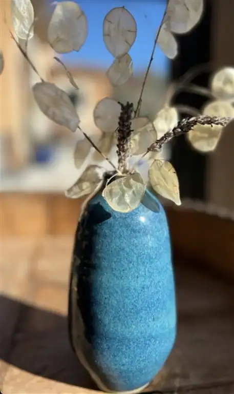 vase bleu turquoise émaillé par Hirunda Ceramic à Cabris